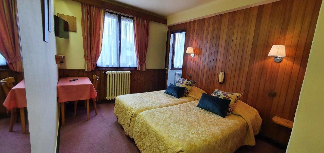 Alp-Hotel メジェーヴ エクステリア 写真