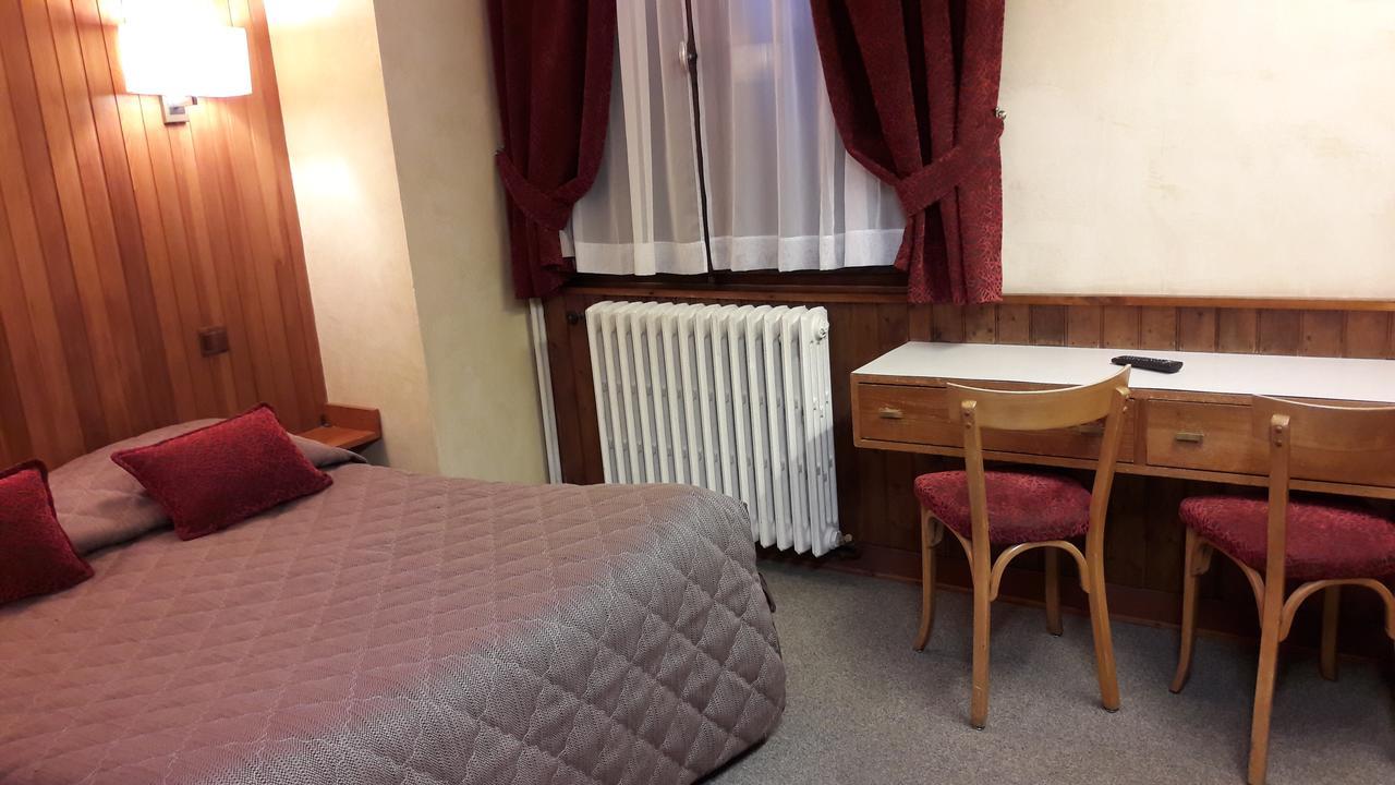 Alp-Hotel メジェーヴ エクステリア 写真