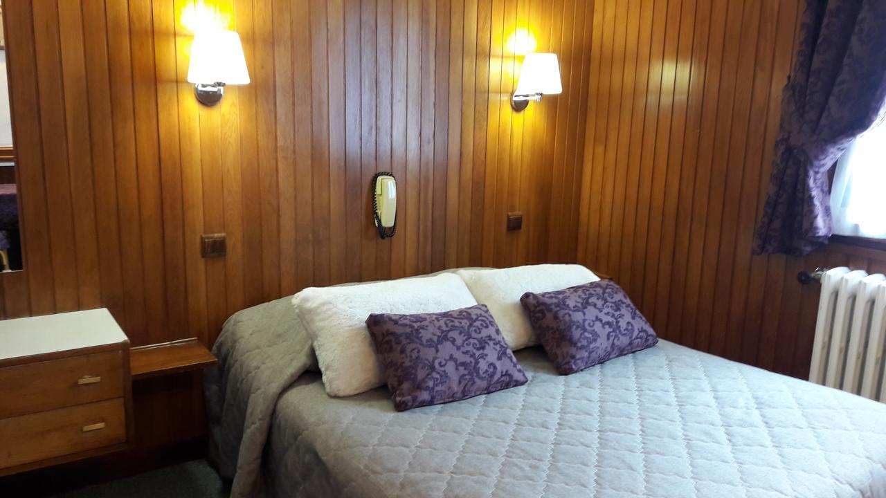 Alp-Hotel メジェーヴ エクステリア 写真
